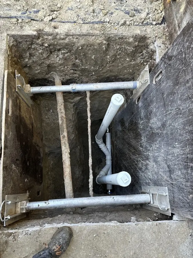 Experienced plumber completing Drain Cleaning work in Alhambra